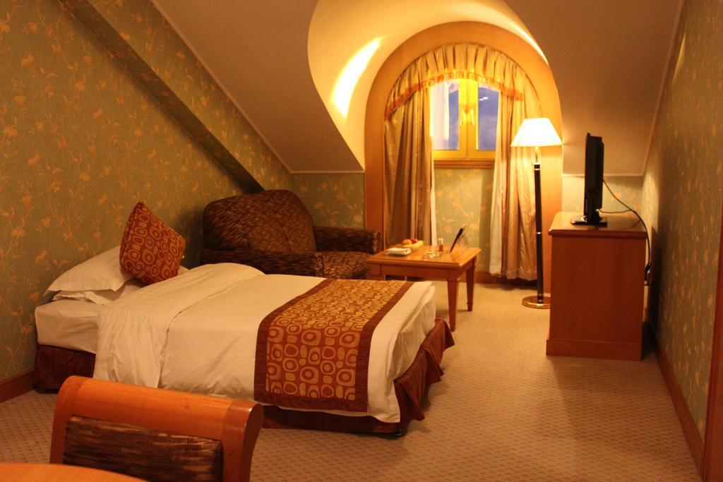 Qingdao Oceanwide Elite Hotel Exteriör bild