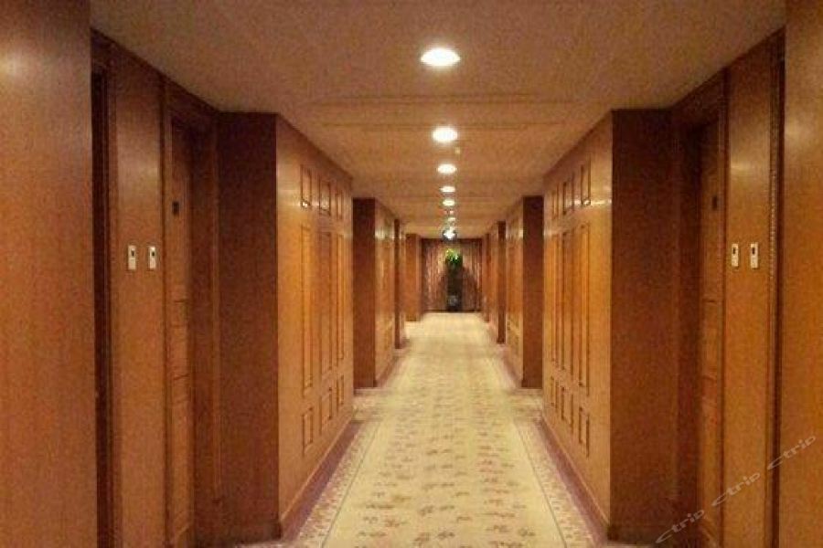 Qingdao Oceanwide Elite Hotel Exteriör bild
